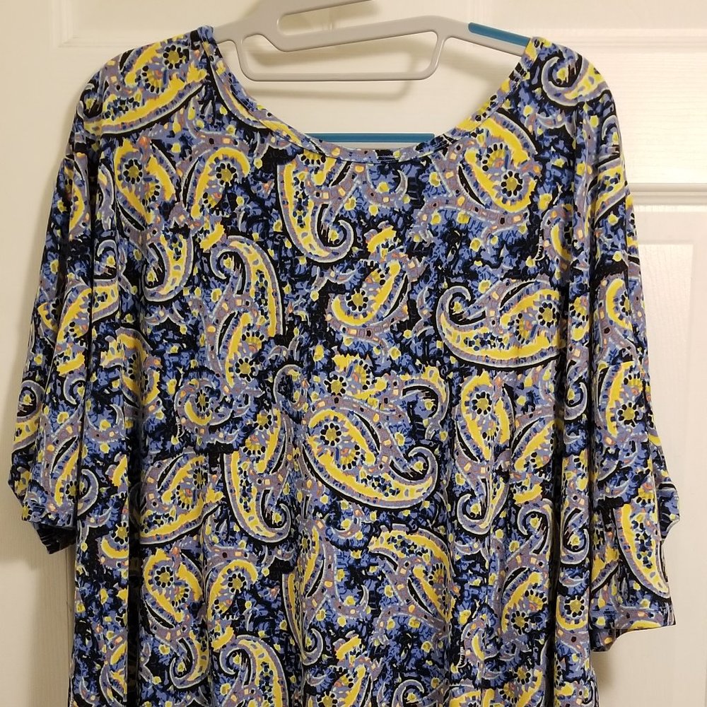 LuLaRoe Irma Shirt Size L NWOT
